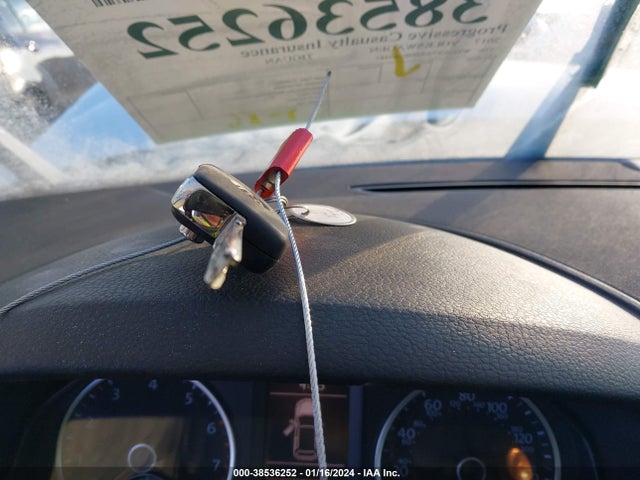 2017 VOLKSWAGEN TIGUAN 2.0T/2.0T S VIN: WVGAV7AX6HK049483