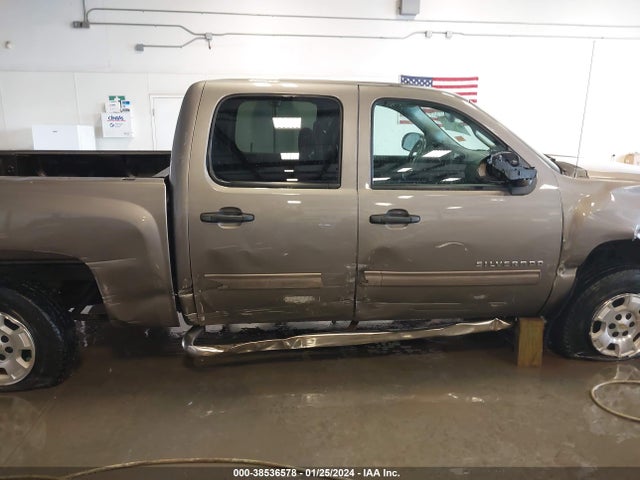 2013 CHEVROLET SILVERADO 1500 LT VIN: 3GCPCSE01DG200185