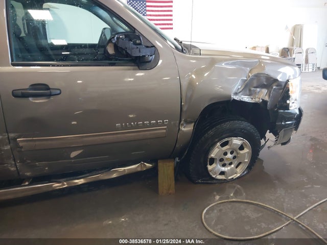 2013 CHEVROLET SILVERADO 1500 LT VIN: 3GCPCSE01DG200185