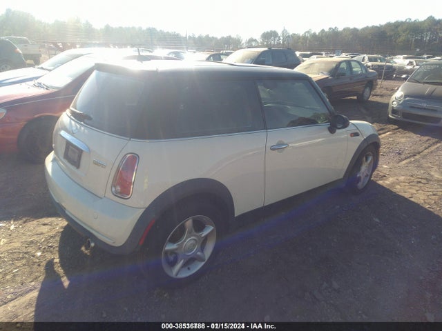 2005 MINI COOPER WMWRC33445TJ68371 Photo 3
