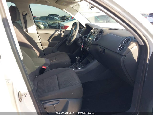 2017 VOLKSWAGEN TIGUAN 2.0T/2.0T S VIN: WVGAV7AX1HK053926