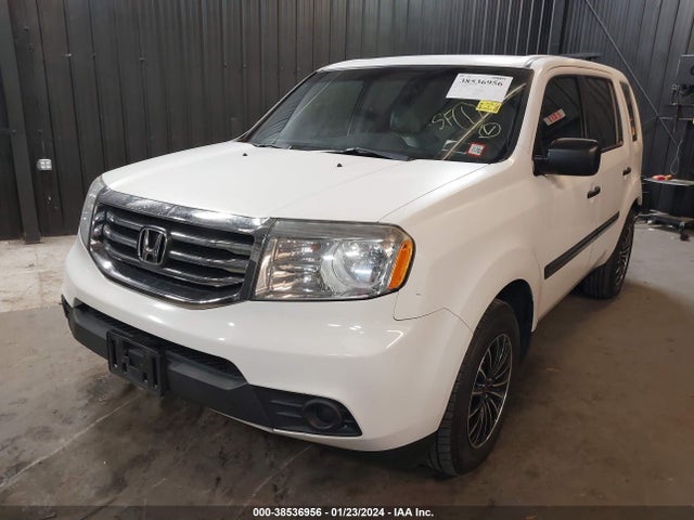 Honda PILOT LX 2015 5FNYF4H21FB009122 Image 2