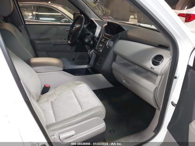 Honda PILOT LX 2015 5FNYF4H21FB009122 Image 5