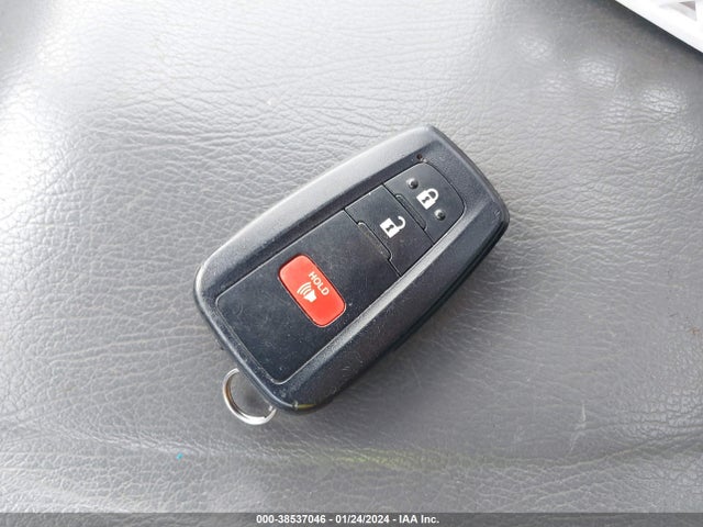 Toyota Prius Le 2020 JTDKARFU3L3110127 Image 11