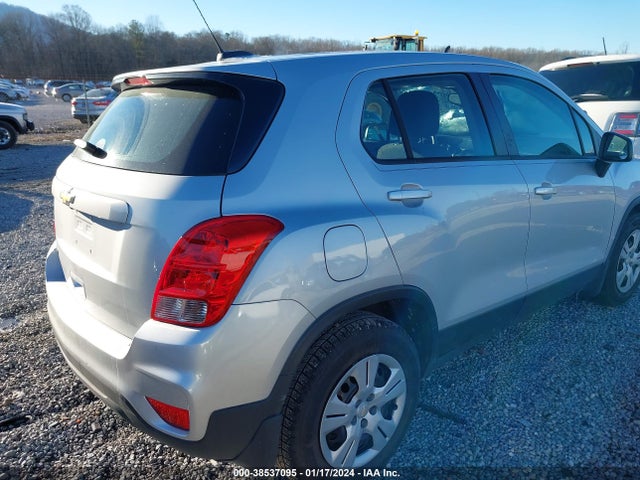 Chevrolet TRAX LS 2017 3GNCJKSB4HL232644 Image 4