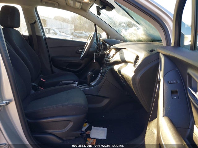 Chevrolet TRAX LS 2017 3GNCJKSB4HL232644 Image 5