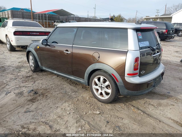 2010 MINI COOPER CLUBMAN WMWML3C51ATX37089 Photo 2
