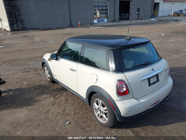 2013 MINI HARDTOP WMWSU3C56DT686374 Photo 2