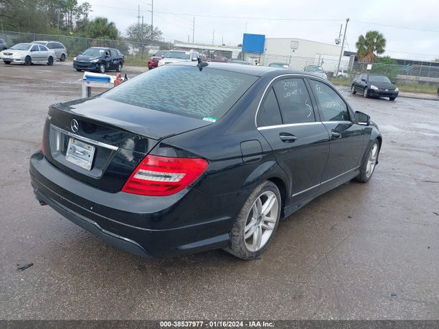 2013 MERCEDES-BENZ C 250 LUXURY/SPORT VIN: WDDGF4HB2DR247408