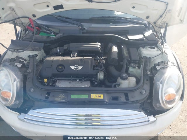 2010 MINI COOPER WMWMF3C59ATU79959 Photo 9