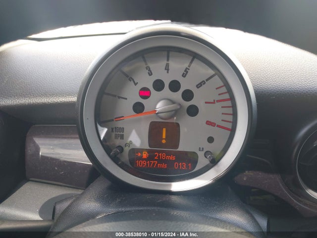2010 MINI COOPER WMWMF3C59ATU79959 Photo 6