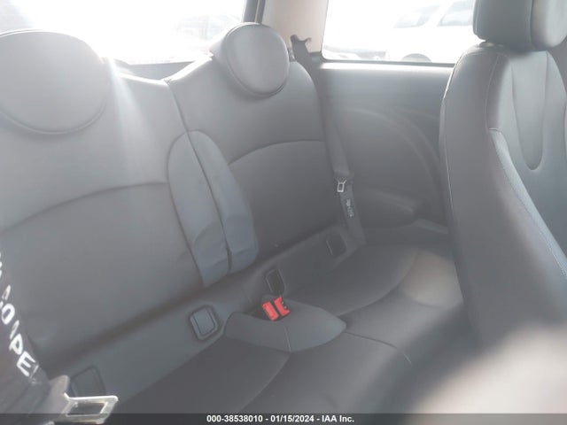 2010 MINI COOPER WMWMF3C59ATU79959 Photo 7