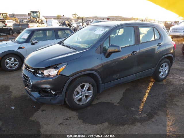 Chevrolet TRAX LS 2019 3GNCJKSB9KL353547 Image 2