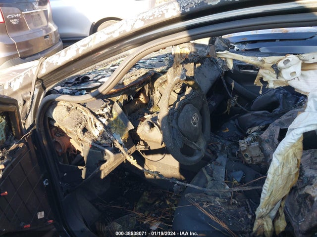 Toyota COROLLA LE 2020 5YFEPRAE9LP128179 Image 6