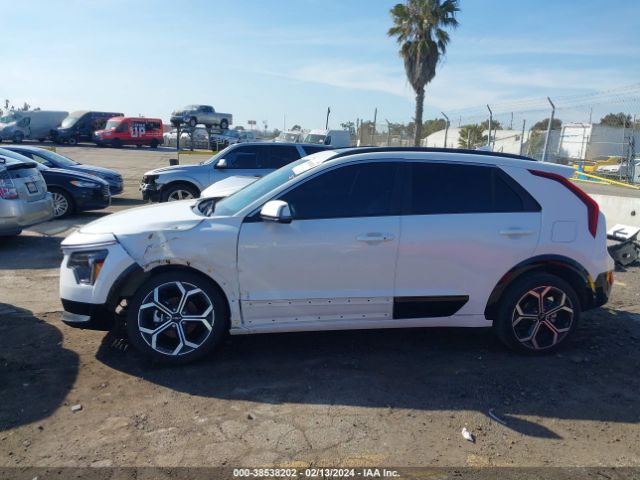 KNDCR3LE9P5052588 KIA Niro Ex Touring