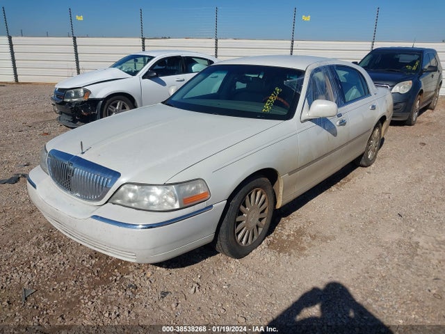 2003 LINCOLN TOWN CAR SIGNATURE/SIGNATURE PREMIUM VIN: 1LNHM82W53Y667431
