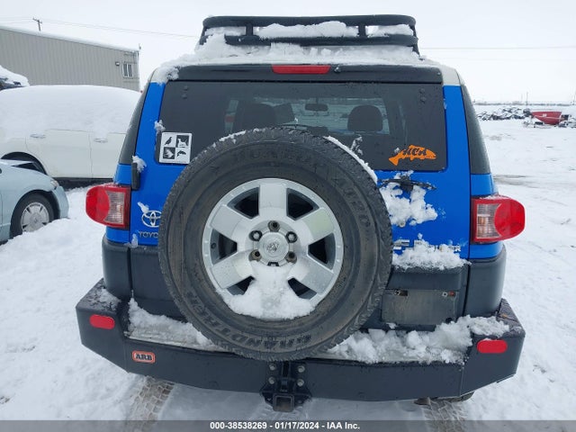 2007 TOYOTA FJ CRUISER VIN: JTEBU11F770021133
