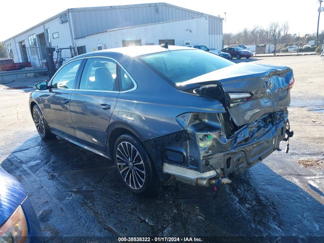 1VWBA7A33NC009625 Volkswagen Passat 2.0t Limited Edition
