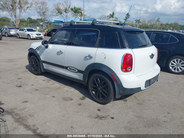 2013 MINI COUNTRYMAN WMWZB3C56DWM08299 Photo 2