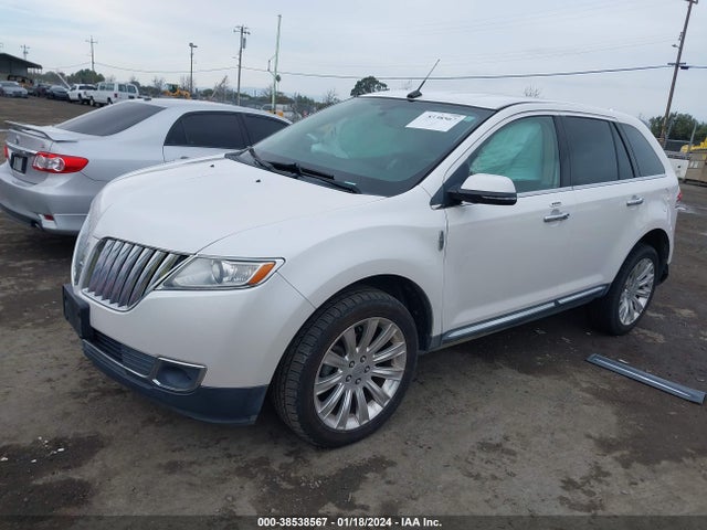 Lincoln MKX 2014 2LMDJ8JK7EBL18653 Image 2