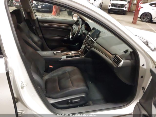 1HGCV2F93JA052350 Honda Accord Touring 2.0t