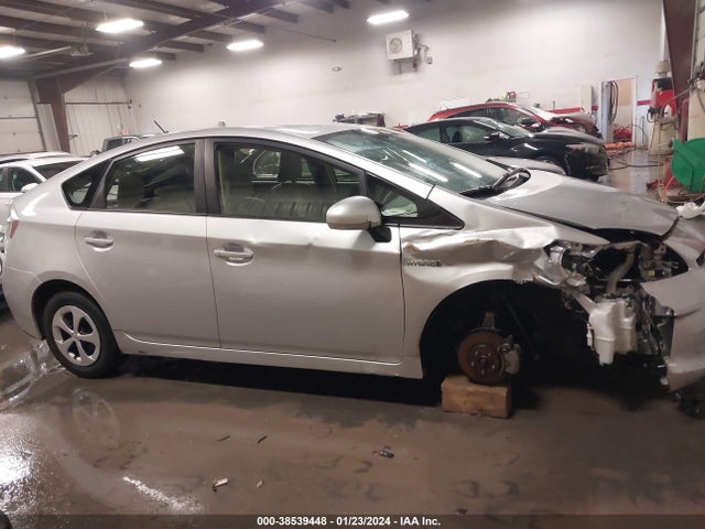 Toyota Prius 2015 JTDKN3DU4F1994406 Image 14