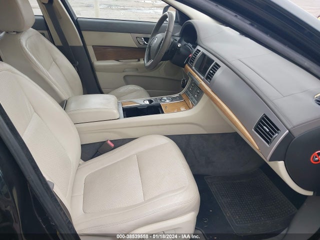 2009 JAGUAR XF SAJWA06B99HR19253 Photo 4