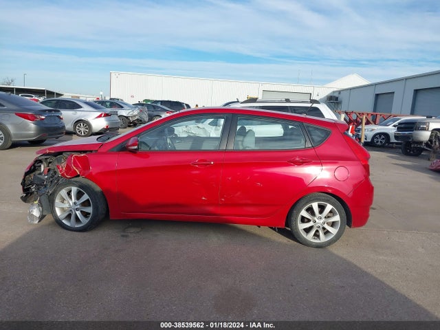 2013 HYUNDAI ACCENT SE VIN: KMHCU5AEXDU118995