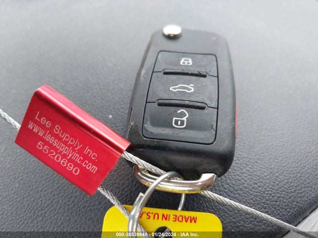 2018 VOLKSWAGEN BEETLE 2.0T COAST/2.0T S/2.0T SE VIN: 3VW5DAAT2JM505560