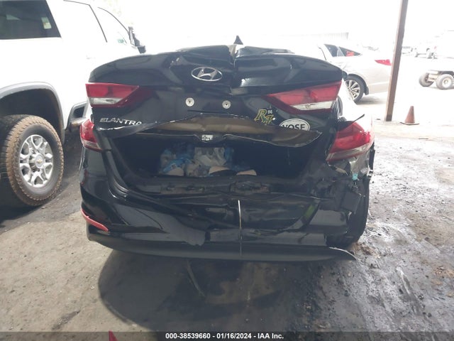 Hyundai ELANTRA SEL 2018 5NPD84LF3JH379100 Image 16