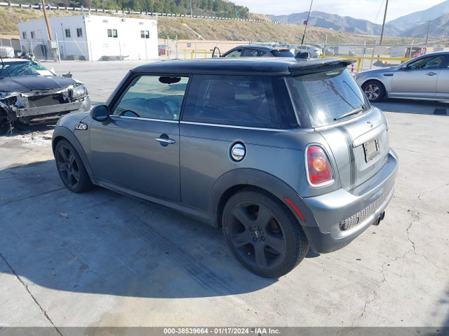 2009 MINI COOPER S WMWMF73519TW83688 Photo 2
