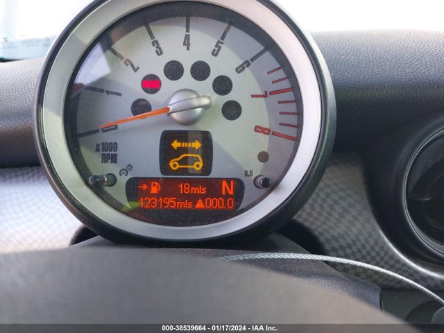 2009 MINI COOPER S WMWMF73519TW83688 Photo 6
