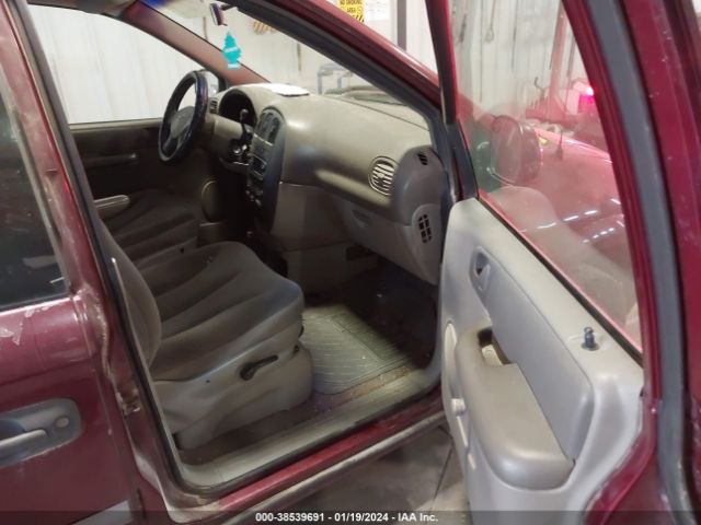 2001 CHRYSLER VOYAGER 1C4GJ25B81B186457 Photo 4