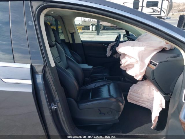 2017 TESLA MODEL X 5YJXCBE27HF050421 Photo 4