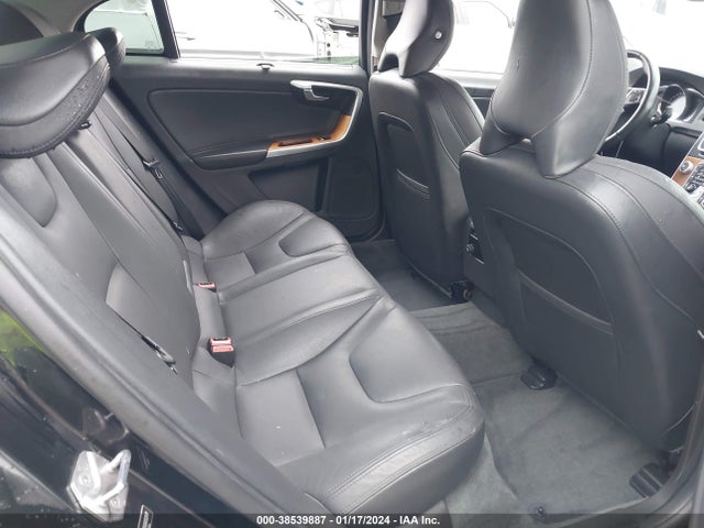 2017 VOLVO S60 INSCRIPTION T5 PLATINUM VIN: LYV402TM2HB153747
