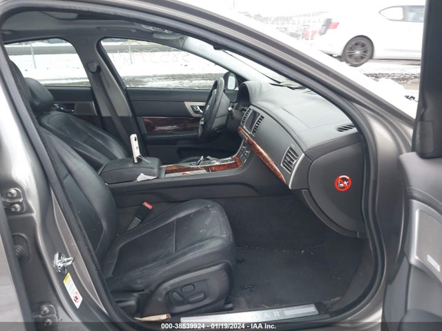 2009 JAGUAR XF SAJWA06B29HR41465 Photo 4
