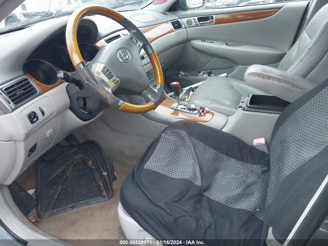 2005 LEXUS ES 330 VIN: JTHBA30G255118211