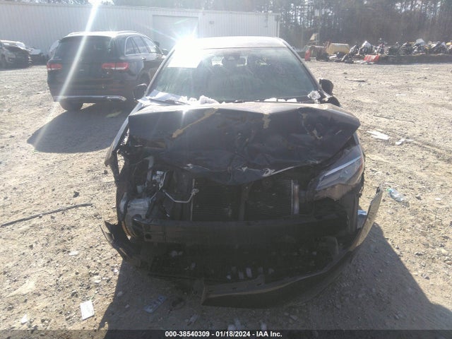 Toyota COROLLA LE 2018 5YFBURHE3JP756849 Image 13