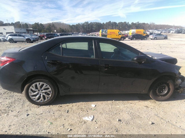 Toyota COROLLA LE 2018 5YFBURHE3JP756849 Image 14