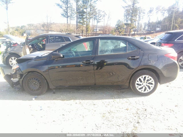 Toyota COROLLA LE 2018 5YFBURHE3JP756849 Image 15