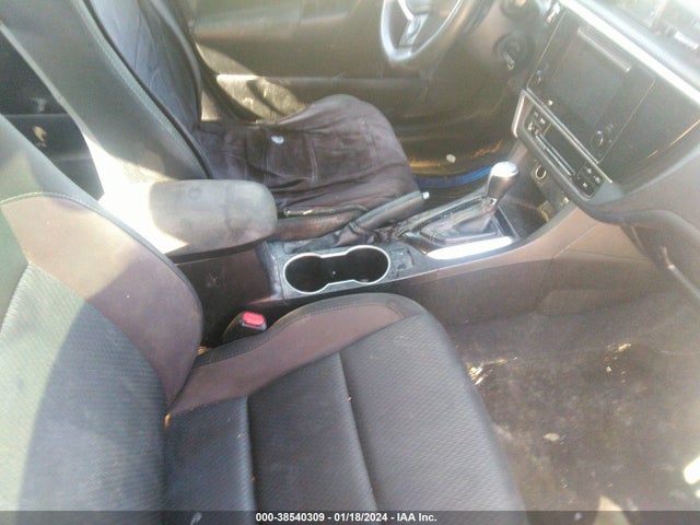 Toyota COROLLA LE 2018 5YFBURHE3JP756849 Image 5