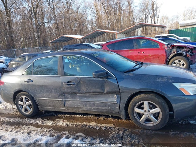 2005 HONDA ACCORD 2.4 EX VIN: 1HGCM56825A161853