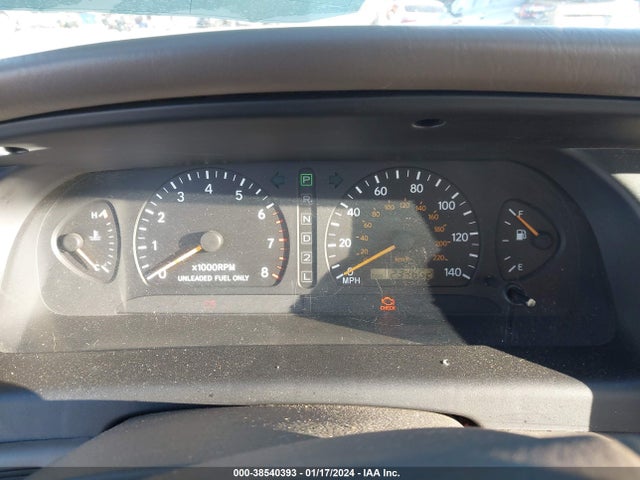 1998 TOYOTA AVALON XL VIN: 4T1BF18B9WU213738