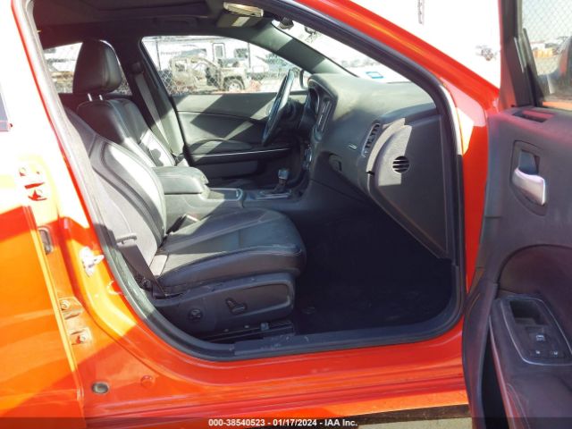 2C3CDXBG5KH717601 Dodge Charger Sxt Rwd
