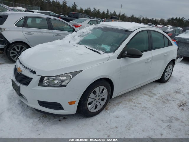 Chevrolet Cruze Ls Auto 2014 1G1PA5SG6E7182393 Image 2