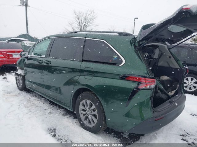5TDKRKECXMS063414 Toyota SIENNA LE