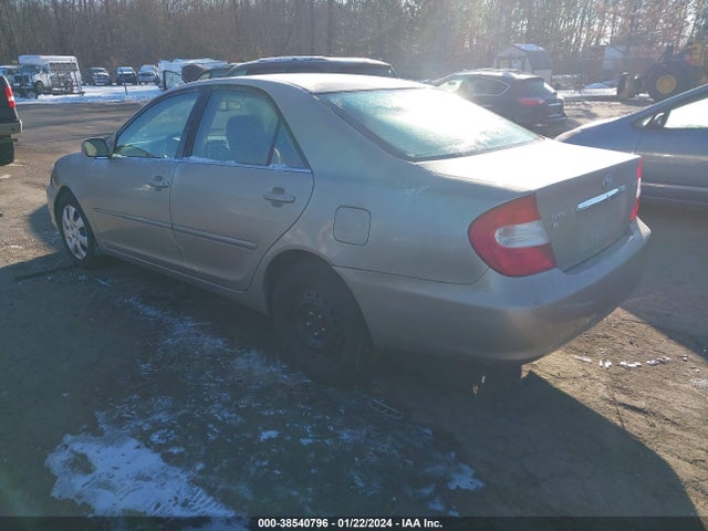 2002 TOYOTA CAMRY XLE VIN: 4T1BE30K82U089594