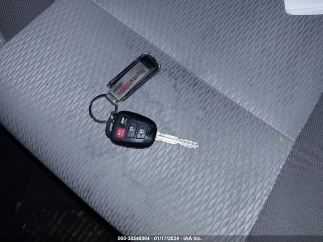 2T1BURHE2KC189194 Toyota COROLLA LE