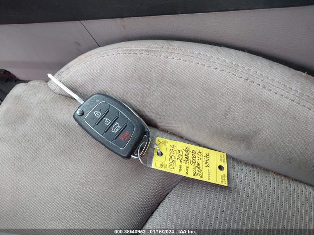 2015 HYUNDAI SONATA SE VIN: 5NPE24AF4FH002579