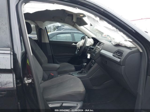 3VV1B7AX3JM077237 Volkswagen Tiguan 2.0t S